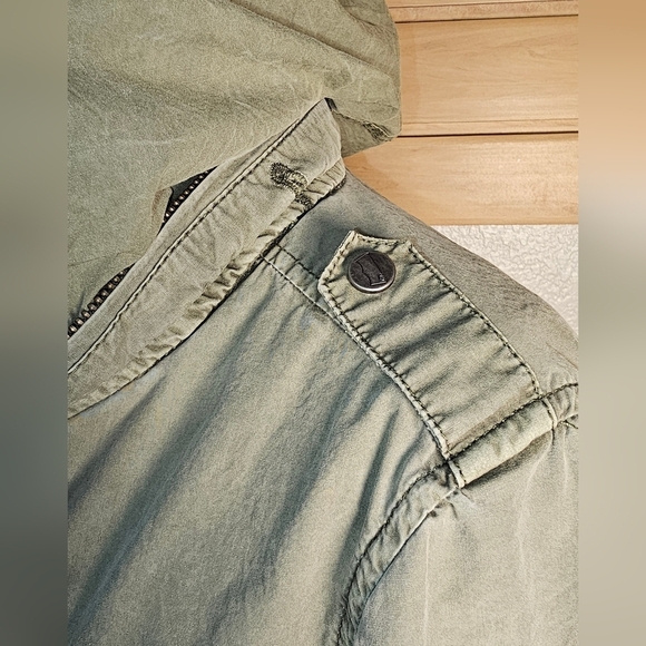 Levis Army Green  Utility Cargo Jacket Size Large Pockets with hideable hood - Picture 8 of 15